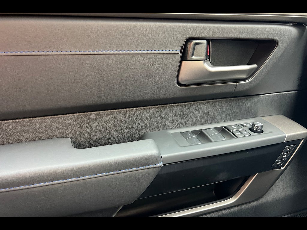 2026 Toyota Tundra i-FORCE MAX Platinum i-FORCE MAX