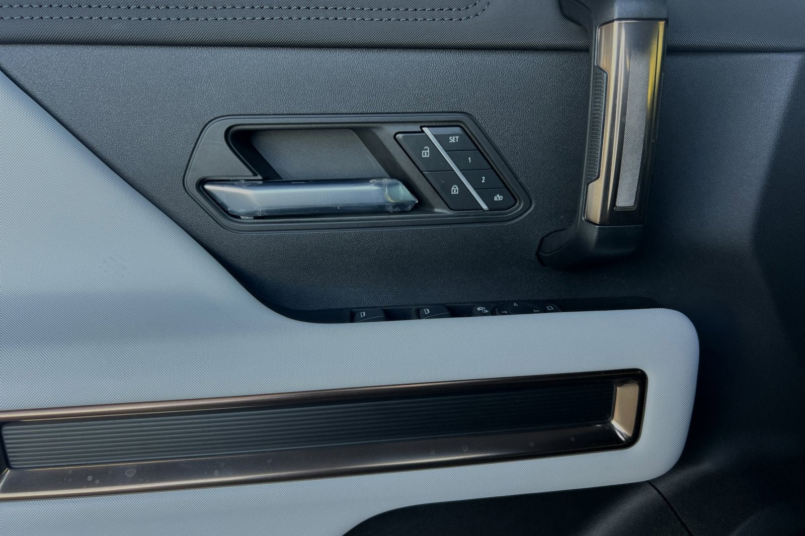 2024 GMC HUMMER EV SUV 2X